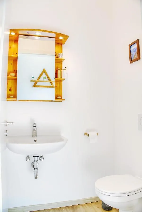 Ilmmunster Luxus Apartment! Kueche, Balkon, Netflix, Parkplatz - 8 Personen