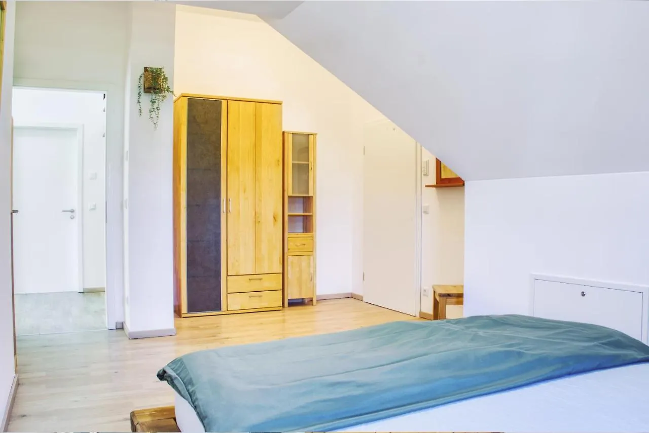 Ilmmunster Luxus Apartment! Kueche, Balkon, Netflix, Parkplatz - 8 Personen גרמניה